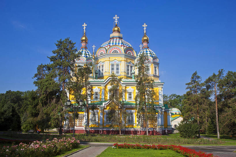 无人,横图,彩色,室外,白天,草坪,建筑,哈萨克斯坦,摄影,宗教,五颜六色,色彩斑斓,基督教,圆顶建筑,五彩缤纷,万里无云,五彩斑斓,阿拉木图,五光十色,彩图,大教堂