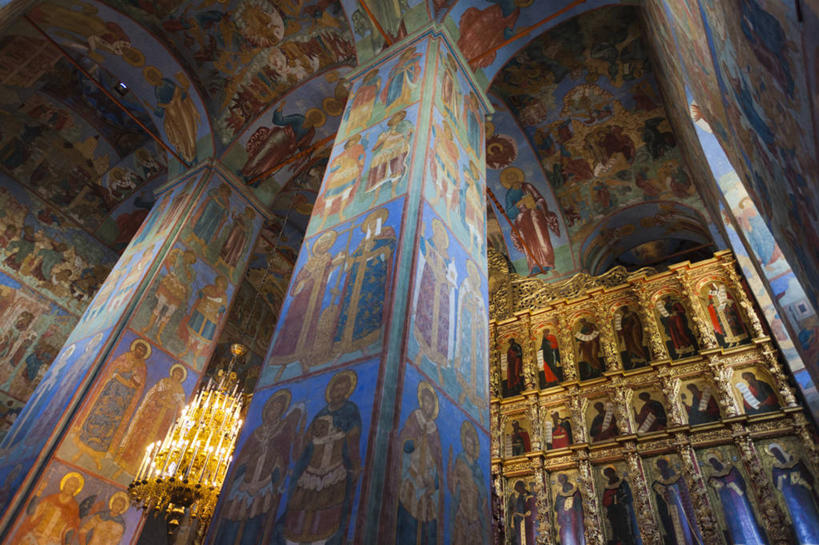 无人,横图,室内,白天,仰视,俄罗斯,艺术,装饰,柱子,墙,摄影,宗教,基督教,修道院,祭坛,手艺,水晶吊灯,美术工艺,科斯特罗马,彩图,低角度拍摄,大教堂,俄罗斯文化