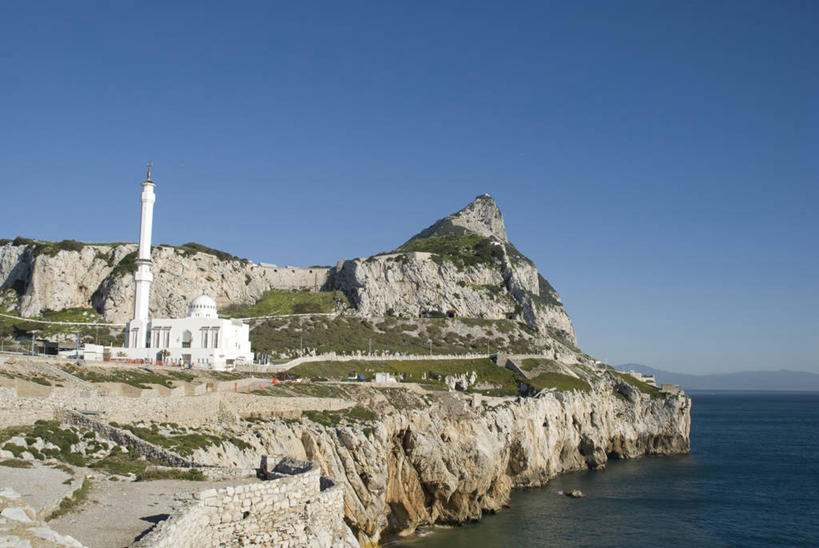 无人,横图,室外,白天,海洋,建筑,水平线,悬崖,自然,摄影,宗教,尖塔,伊斯兰教,清真寺,伊比利亚半岛,万里无云,直布罗陀,彩图