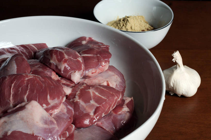 无人,横图,室内,特写,英国,准备,生食,香料,首都,蒜头,猪肉,饮食,英格兰,盘子,碗,摄影,清新,彩图