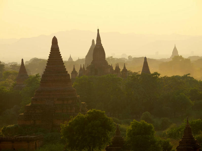 无人,寺庙,横图,室外,旅游,度假,美景,雾,建筑,缅甸,光,景观,历史,娱乐,宝塔,树,黄色,绿色,天空,自然,黄昏,地标建筑,享受,休闲,景色,放松,摄影,佛教,自然风光,热带雨林,蒲甘,曼德勒,彩图,缅甸文化