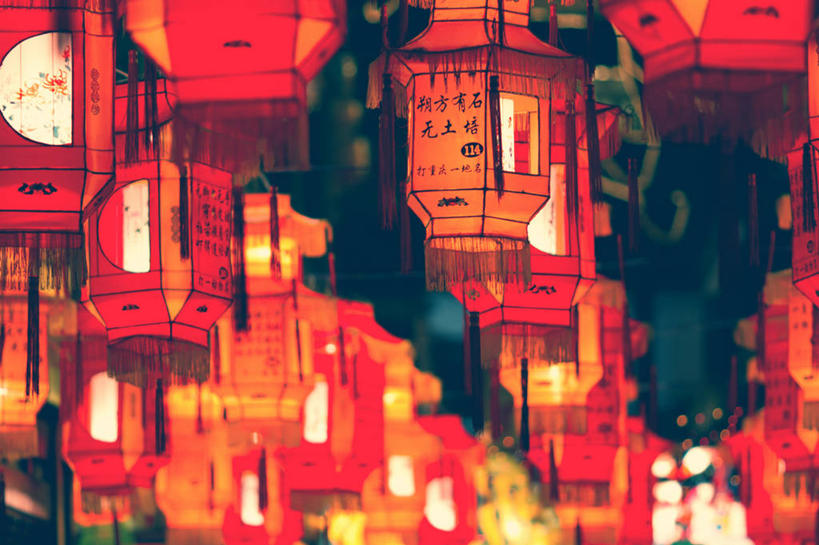 无人,横图,室外,夜晚,照明,上海,一排,许多,吊挂,悬挂,丰富,庆祝,整齐,灯笼,纸灯笼,很多,挂,排列,灯具,摄影,照亮,照明设备,队列,中国文化,美术工艺,彩图