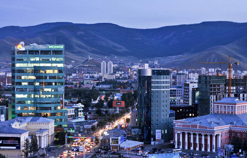 无人,横图,俯视,室外,度假,美景,日落,山,山脉,城市风光,城市,建筑,摩天大楼,蒙古,景观,首都,娱乐,享受,休闲,景色,放松,摄影,宁静,万里无云,乌兰巴托,彩图,高角度拍摄