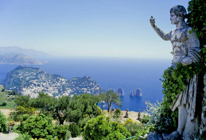 无人,横图,俯视,室外,白天,旅游,度假,海洋,美景,意大利,标志,雕像,符号,岛,地形,海岸线,景观,水平线,娱乐,标识,废墟,树,自然,享受,休闲,景色,放松,摄影,宁静,自然风光,卡普里,坎帕尼亚,性别符号,自然地理,彩图,高角度拍摄,男性符号