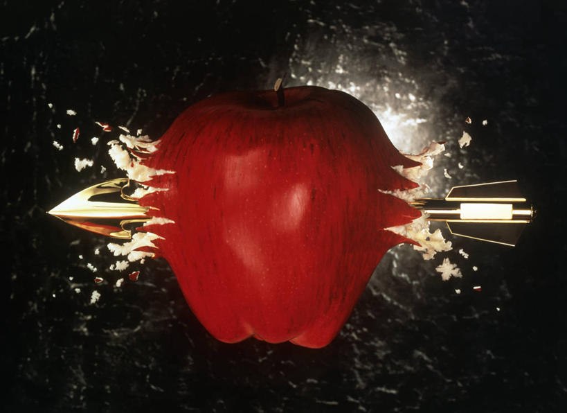 无人,横图,室内,白天,正面,数码,科技,苹果,水果,阴影,飞溅,黑色背景,新鲜,溅,网络,生食,食品,果实,高光,几何,计算机图形,合成,箭头,食物,一个,红色,红苹果,武器,战争,有机食品,绿色食品,单个,电脑合成图,数码合成图,合成图,喷洒,兵器,写实,具体,具象,远程,冷兵器,簇,矢,彩图