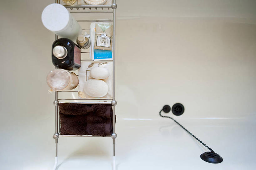 无人,横图,俯视,航拍,室内,留白,美国,肥皂,浴盆,铁环,锁链,链条,北美,束缚,鸟瞰,限制,加利福尼亚,排水口,约束,高角度拍摄