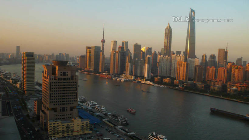 无人,家,高楼大厦,横图,俯视,航拍,室外,白天,度假,河流,美景,日落,水,城市风光,城市,大厦,建筑,轮船,摩天大楼,船,上海,中国,亚洲,阴影,波纹,光线,影子,房屋,屋子,河水,景观,水流,晚霞,霞光,落日,公寓,涟漪,娱乐,建设,洋房,楼房,住宅,蓝色,倒影,蓝天,水纹,天空,阳光,黄昏,交通工具,波浪,天,享受,休闲,景色,彩霞,放松,晴朗,申,倒映,鸟瞰,载具,黄浦区,东亚,上海市,万里无云,中华人民共和国,沪,华东地区,水晕,夕照,反照,薄暮,晴空,晴空万里,夕阳,彩图,高角度拍摄,傍晚,房子,大楼,高层建筑,高楼,摩天楼,复兴东路,中山南路,斜阳,shcm1