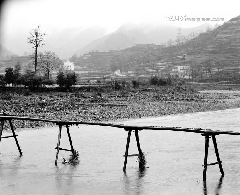 无人,横图,黑白,室外,白天,正面,旅游,度假,草地,草坪,河流,美景,山,山脉,水,植物,中国,亚洲,波纹,木板,河水,景观,山峰,水流,桥,木桥,涟漪,山峦,娱乐,江西,婺源,栈桥,草,树,树木,倒影,水纹,自然,波浪,群山,享受,休闲,景色,放松,生长,成长,人行桥,木板桥,倒映,自然风光,东亚,江西省,中华人民共和国,华东地区,水晕,赣,婺源县,上饶,上饶市,反照,shcm1