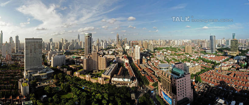 无人,家,高楼大厦,横图,全景,俯视,航拍,室外,白天,度假,美景,天际线,植物,城市风光,标志建筑,城市,大厦,地标,建筑,摩天大楼,上海,中国,亚洲,阴影,光线,影子,房屋,屋子,景观,云,云朵,公寓,云彩,娱乐,建设,洋房,楼房,住宅,树,树木,蓝色,绿色,白云,蓝天,天空,阳光,自然,天,享受,休闲,景色,放松,生长,晴朗,成长,申,鸟瞰,黄浦区,卢湾区,延中绿地,东亚,静安区,延安中路,上海市,中华人民共和国,沪,华东地区,晴空,彩图,高角度拍摄,房子,大楼,高层建筑,高楼,摩天楼,shgcy1