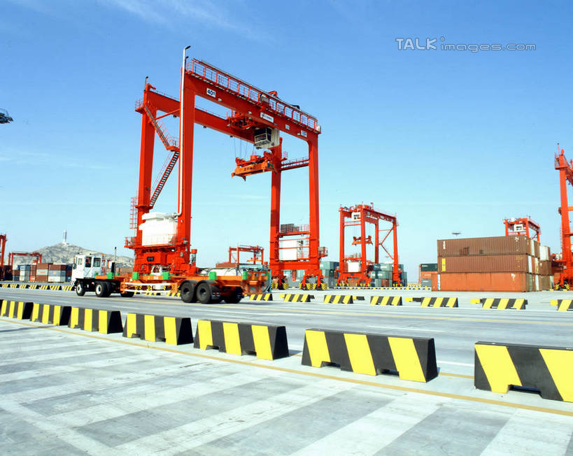 无人,码头,横图,室外,白天,仰视,度假,技术,美景,城市风光,城市,道路,港口,建筑,路,路灯,公路,照明,景观,灯光,交通,娱乐,设备,灯,施工,蓝色,蓝天,天空,天,享受,休闲,机械,起重机,景色,放松,晴朗,照亮,工程,照明设备,万里无云,集装箱码头,晴空,晴空万里,马路,彩图,低角度拍摄,摆渡口,埠头,渡口,渡头,港湾,海港,货运码头,口岸,商港,shrj1