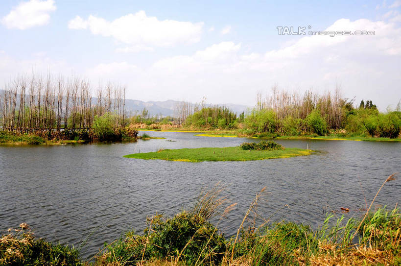 无人,横图,室外,白天,正面,旅游,度假,草地,草坪,湖,湖泊,美景,山,山脉,水,植物,昆明,中国,亚洲,波纹,湖面,景观,山峰,水流,水面,云,云朵,涟漪,山峦,云彩,娱乐,云南,草,树,树木,蓝色,绿色,白云,倒影,蓝天,水纹,天空,自然,波浪,湖水,群山,天,享受,休闲,景色,放松,生长,晴朗,成长,淡水湖,倒映,自然风光,昆明市,东亚,云南省,滇池,草海,昆明湖,中华人民共和国,省会,水晕,西南地区,滇,反照,晴空,彩图,昆明池,shsgf1