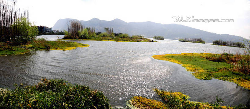 无人,横图,室外,白天,正面,旅游,度假,草地,草坪,湖,湖泊,美景,山,山脉,水,植物,昆明,中国,亚洲,波纹,湖面,景观,山峰,水流,水面,涟漪,山峦,娱乐,云南,草,树,树木,绿色,倒影,水纹,天空,自然,波浪,湖水,群山,天,享受,休闲,景色,放松,生长,成长,淡水湖,倒映,自然风光,昆明市,东亚,云南省,滇池,草海,昆明湖,中华人民共和国,省会,水晕,西南地区,滇,反照,彩图,昆明池,shsgf1