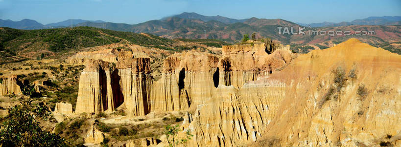 无人,横图,室外,白天,正面,旅游,度假,石头,美景,山,山脉,植物,中国,亚洲,阴影,光线,石子,影子,景观,山峰,山峦,娱乐,云南,树,树木,蓝色,绿色,蓝天,天空,阳光,自然,群山,天,享受,休闲,景色,放松,生长,晴朗,成长,自然风光,东亚,土林,云南省,元谋县,万里无云,中华人民共和国,西南地区,滇,楚雄,楚雄州,楚雄彝族自治州,石块,岩石,晴空,晴空万里,彩图,浪巴铺土林,新华土林,新华乡,元谋,shsgf1