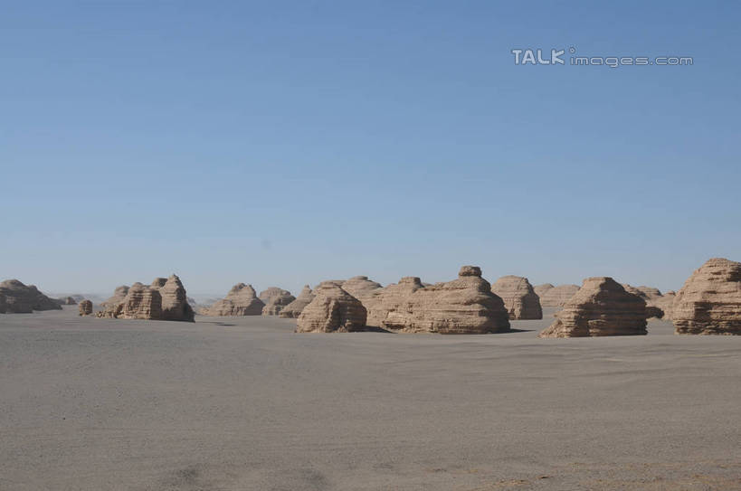 无人,横图,室外,白天,正面,旅游,度假,石头,美景,沙漠,山,山脉,敦煌,中国,亚洲,阴影,光线,石子,影子,景观,山峰,山峦,娱乐,蓝色,蓝天,天空,阳光,自然,群山,天,享受,休闲,景色,放松,晴朗,自然风光,东亚,甘肃,甘肃省,万里无云,中华人民共和国,西北地区,甘,酒泉,酒泉市,小方盘城,玉门关,大漠,砂漠,石块,岩石,晴空,晴空万里,彩图,shsgf1