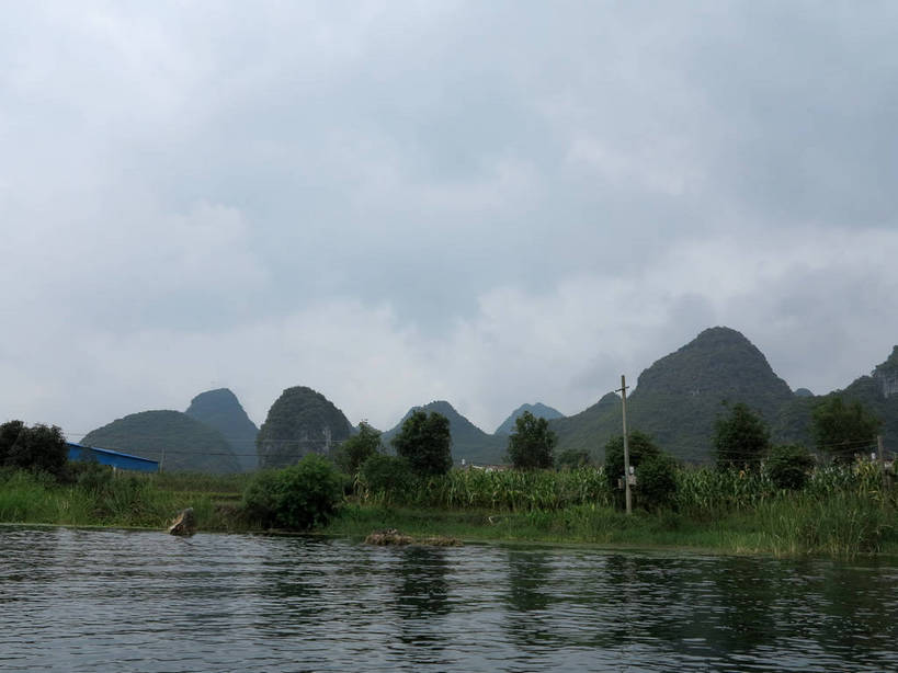 无人,横图,室外,白天,正面,旅游,度假,草地,草坪,河流,美景,山,山脉,树林,水,植物,桂林,中国,亚洲,波纹,河水,景观,山峰,水流,乌云,云,阴天,云朵,涟漪,山峦,云彩,娱乐,草,树,树木,绿色,水纹,天空,自然,波浪,群山,天,享受,休闲,景色,放松,生长,成长,广西,昏暗,阴沉,自然风光,东亚,漓江,阳朔,广西壮族自治区,中华人民共和国,桂林市,桂,华南地区,水晕,阳朔县,彩图,遇龙河,shslj1