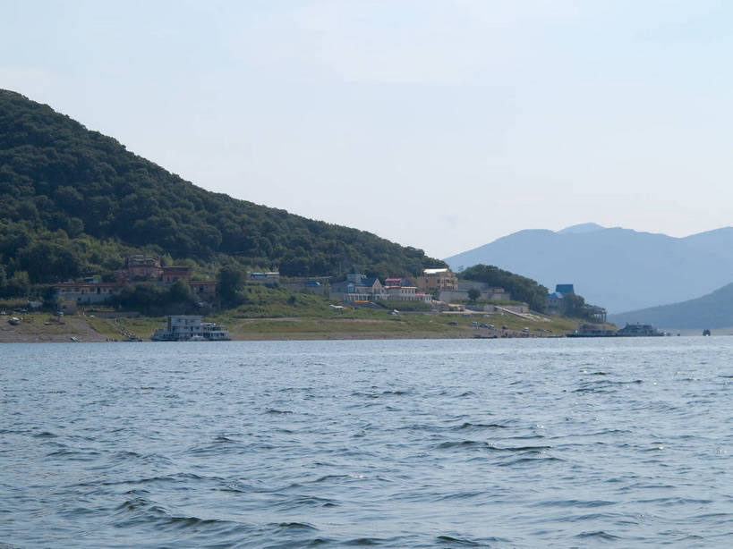 无人,横图,室外,白天,正面,旅游,度假,湖,湖泊,美景,森林,山,山脉,树林,水,植物,长白山,中国,亚洲,阴影,波纹,光线,影子,湖面,景观,山峰,水流,水面,云,云朵,涟漪,山峦,云彩,娱乐,树,树木,蓝色,绿色,白云,蓝天,水纹,天空,阳光,自然,波浪,湖水,群山,天,享受,休闲,景色,放松,生长,晴朗,成长,自然风光,东亚,吉林,吉林省,中华人民共和国,水晕,东北地区,吉,晴空,彩图,长白山脉,吉林市,shslj1,松花湖风景名胜区,松花湖风景区