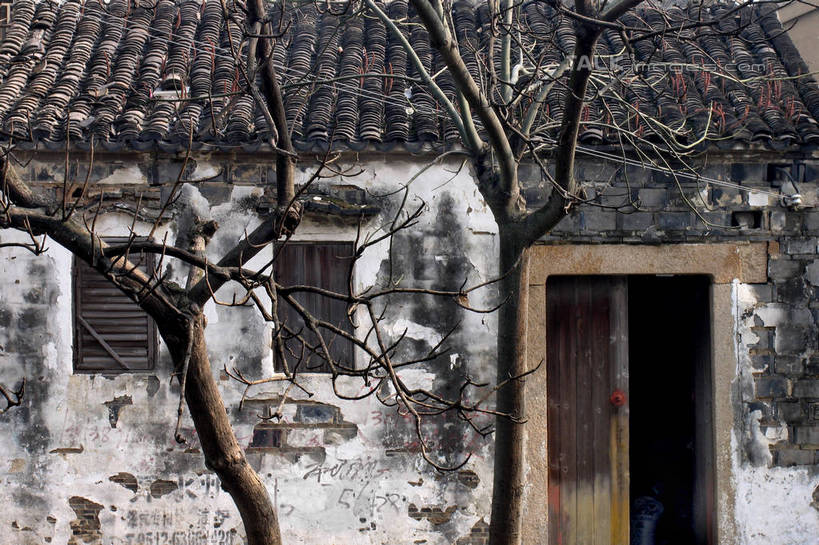 无人,家,横图,室外,白天,正面,旅游,度假,石头,名胜古迹,植物,窗户,门,标志建筑,地标,建筑,中国,亚洲,遗迹,石子,房屋,墙,屋子,古迹,文物,娱乐,建设,古建筑,江苏,苏州,楼房,玻璃窗,墙壁,墙面,住宅,树,树木,绿色,自然,门框,享受,休闲,旅游胜地,放松,生长,成长,古文明,东亚,江苏省,芦墟,苏州市,中华人民共和国,华东地区,苏,吴江,石块,彩图,房子,吴江区,芦墟镇,shtjw1