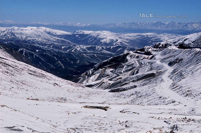 无人,横图,室外,白天,正面,旅游,度假,石头,美景,山,雪,雪山,大雪,亚洲,阴影,光线,石子,影子,冰,积雪,景观,山顶,山峰,雪景,冬季,冬天,山峦,娱乐,蓝色,蓝天,天空,阳光,自然,天,享受,休闲,景色,放松,寒冷,晴朗,冰冷,自然风光,东亚,沉积岩,青藏高原,万里无云,严寒,冰凉,酷寒,凛冽,凛凛,极冷,西藏高原,第三极,世界屋脊,颠峰,极峰,水成岩,石块,岩石,晴空,晴空万里,彩图,shtjw1