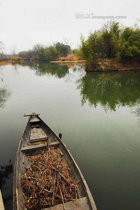 无人,公园,竖图,室外,白天,正面,旅游,度假,河流,美景,水,植物,船,芦苇,叶子,中国,亚洲,一堆,一艘,许多,阴影,堆叠,堆积,光线,影子,河水,景观,水流,木船,粽叶,绿叶,很多,娱乐,浙江,树,树木,浙江省,蓝色,绿色,蓝天,天空,阳光,自然,交通工具,天,享受,休闲,嫩叶,景色,放松,生长,晴朗,成长,杭州,西溪,堆,舟,自然风光,载具,东亚,杭州市,万里无云,中华人民共和国,华东地区,省会,浙,箬叶,芦苇叶,西湖区,叶,叶片,晴空,晴空万里,彩图,西溪国家湿地公园,杭州之肺,杭州西溪国家湿地公园,shwf1