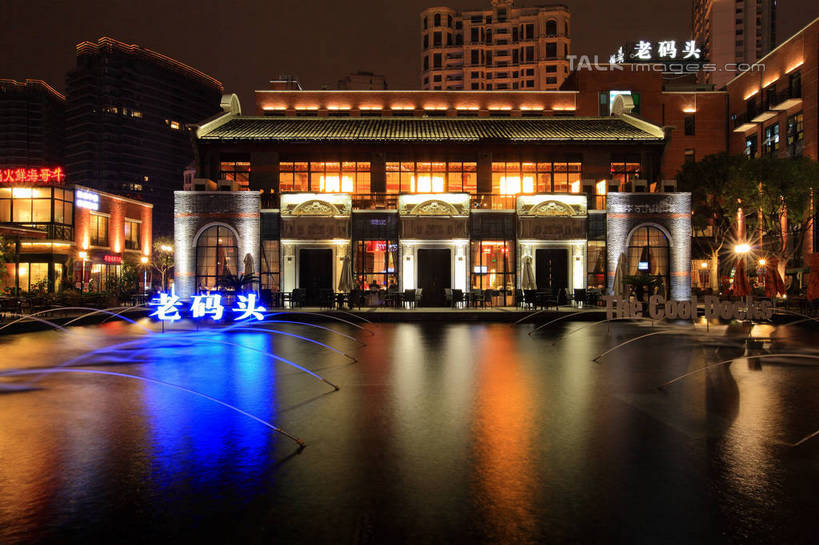 无人,家,商店,码头,横图,室外,夜晚,正面,旅游,度假,标志建筑,道路,地标,港口,建筑,路,夜景,公路,上海,中国,亚洲,阴影,光线,影子,房屋,屋子,池塘,水池,灯光,交通,仓库,娱乐,建设,商铺,黄浦江,楼房,住宅,倒影,外滩,享受,休闲,旅游胜地,放松,申,倒映,黄浦区,东亚,中山东一路,上海市,中华人民共和国,沪,华东地区,市肆,商号,反照,马路,彩图,房子,摆渡口,埠头,店铺,渡口,渡头,港湾,海港,货运码头,口岸,商港,黄埔滩,上海外滩,外黄埔滩,十六铺码头,shwf1