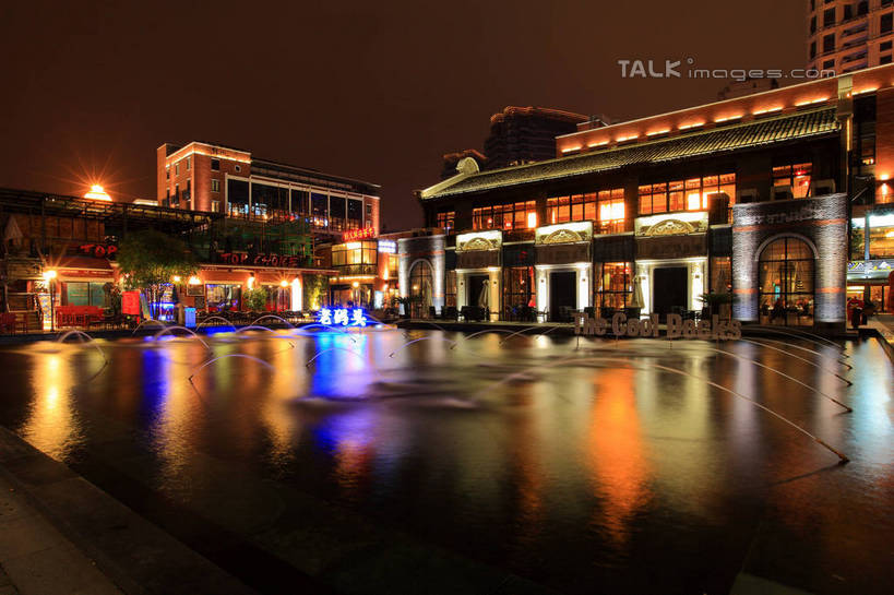 无人,家,商店,码头,横图,室外,夜晚,正面,旅游,度假,标志建筑,道路,地标,港口,建筑,路,夜景,公路,上海,中国,亚洲,阴影,光线,影子,房屋,屋子,池塘,水池,灯光,交通,仓库,娱乐,建设,商铺,黄浦江,楼房,住宅,倒影,外滩,享受,休闲,旅游胜地,放松,申,倒映,黄浦区,东亚,中山东一路,上海市,中华人民共和国,沪,华东地区,市肆,商号,反照,马路,彩图,房子,摆渡口,埠头,店铺,渡口,渡头,港湾,海港,货运码头,口岸,商港,黄埔滩,上海外滩,外黄埔滩,十六铺码头,shwf1