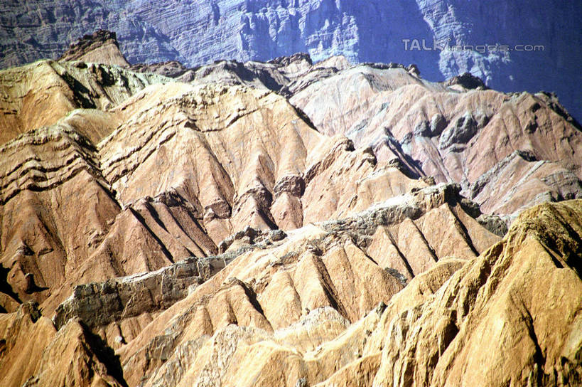 无人,横图,俯视,室外,白天,旅游,度假,石头,美景,山,山脉,中国,亚洲,阴影,光线,石子,影子,景观,山顶,山峰,山峦,娱乐,阳光,自然,群山,享受,休闲,景色,放松,自然风光,东亚,库车,天山大峡谷,新疆,中华人民共和国,新疆维吾尔自治区,西北地区,颠峰,极峰,石块,彩图,高角度拍摄,阿克苏地区,库车大峡谷,库车县,新,shzwj1