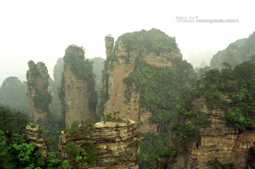 无人,公园,横图,室外,白天,正面,旅游,度假,石头,美景,森林,山,山脉,树林,植物,张家界,中国,亚洲,阴影,光线,石子,影子,景观,山顶,山峰,山峦,娱乐,树,树木,绿色,阳光,自然,群山,享受,休闲,景色,放松,生长,成长,自然风光,东亚,湖南,湖南省,森林公园,张家界国家森林公园,中华人民共和国,华中地区,湘,张家界市,颠峰,极峰,石块,彩图,shzwj1