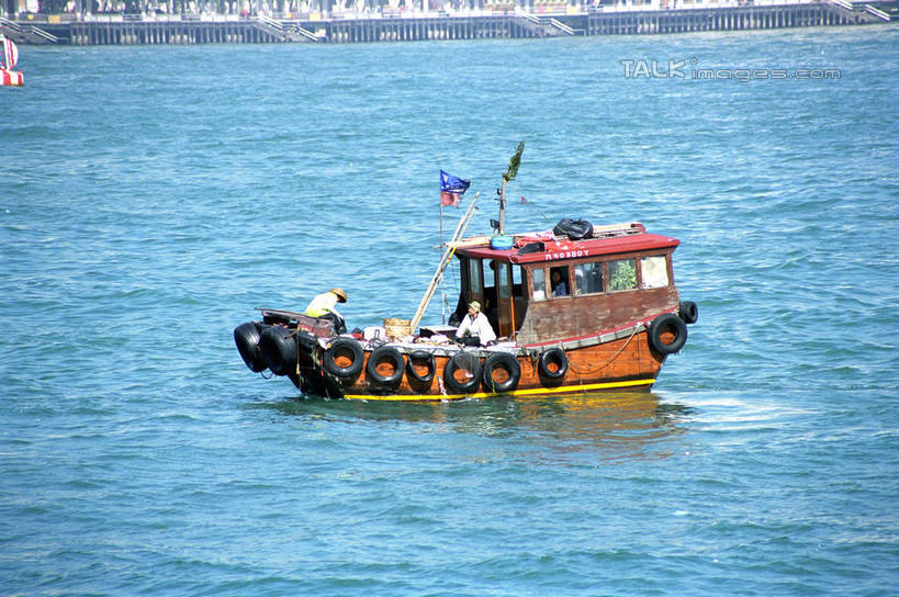 无人,横图,俯视,室外,白天,仰视,度假,海浪,海洋,美景,城市风光,城市,船,香港,中国,亚洲,波纹,飞溅,溅,液体,景观,浪花,水滴,木船,娱乐,水珠,水纹,海水,船尾波,交通工具,波浪,享受,休闲,景色,放松,港,舟,喷洒,载具,海景,东亚,香港特别行政区,港澳台,中华人民共和国,大海,风浪,海,海水的波动,近岸浪,涌浪,彩图,低角度拍摄,高角度拍摄,shzwj1