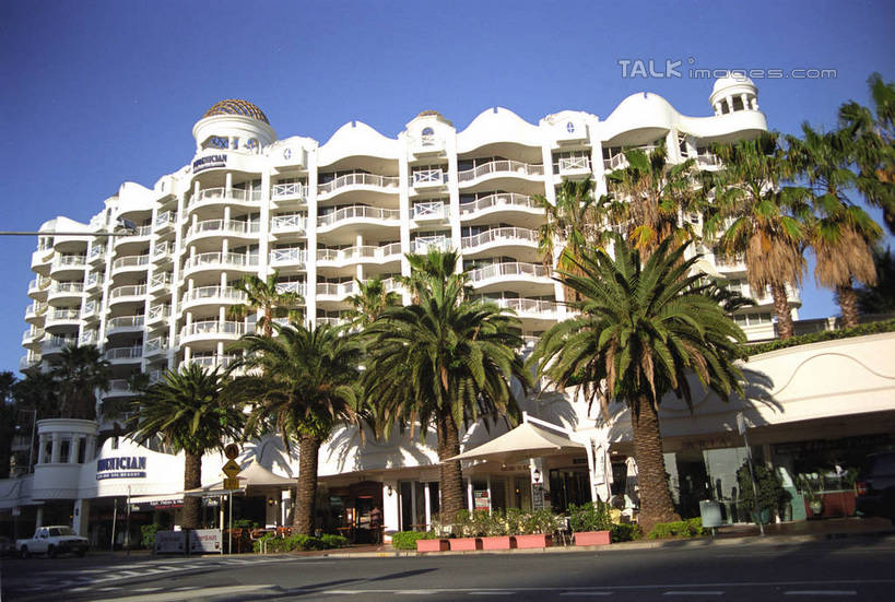 无人,高楼大厦,横图,室外,白天,仰视,度假,美景,植物,城市风光,城市,大厦,建筑,摩天大楼,棕榈树,叶子,澳大利亚,阴影,光线,影子,景观,绿叶,娱乐,建设,树,树木,蓝色,绿色,蓝天,天空,阳光,自然,天,享受,休闲,嫩叶,景色,放松,生长,晴朗,成长,大洋洲,澳洲,棕榈叶,阳光海岸,昆士兰州,万里无云,南方大陆,布里斯班,首府,澳大利亚联邦,昆士兰,叶,叶片,晴空,晴空万里,棕树,棕榈,彩图,低角度拍摄,大楼,高层建筑,高楼,摩天楼,shzwj1