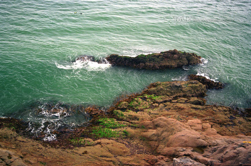 无人,横图,俯视,室外,白天,旅游,度假,海浪,海洋,石头,美景,沙滩,山,山脉,中国,亚洲,阴影,光线,沙子,石子,影子,海岸,景观,浪花,山顶,山峰,沙地,山峦,娱乐,山东,阳光,自然,海水,群山,享受,休闲,景色,放松,自然风光,海景,东亚,山东省,成山头,威海,中华人民共和国,华东地区,鲁,威海市,颠峰,极峰,大海,风浪,海,海水的波动,海滩,近岸浪,石块,涌浪,彩图,高角度拍摄,天尽头,龙须岛镇,成山角,荣成,荣成市,shzwj1