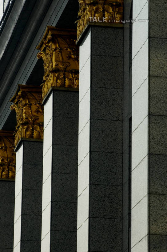 无人,高楼大厦,竖图,室外,白天,仰视,度假,绘画,美景,城市风光,城市,大厦,建筑,摩天大楼,雕塑,上海,中国,亚洲,艺术,装饰,雕刻,雕像,浮雕,柱子,景观,文化,娱乐,工艺品,享受,休闲,景色,放松,纪念,美术,申,主题,陈列,东亚,上海市,中华人民共和国,沪,华东地区,功能,美学,画画,彩图,低角度拍摄,大楼,高层建筑,高楼,摩天楼,shzxz1