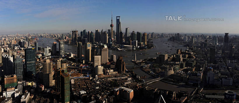 无人,高楼大厦,横图,全景,俯视,航拍,室外,白天,度假,草地,草坪,日出,美景,水,太阳,天际线,植物,城市风光,标志建筑,城市,大厦,地标,建筑,摩天大楼,雕塑,上海,中国,亚洲,阴影,艺术,装饰,光线,雕刻,雕像,影子,河水,景观,水流,云,云朵,建筑群,朝霞,晨曦,黎明,云彩,娱乐,建设,东方明珠,黄浦江,金茂大厦,浦东,草,树,树木,绿色,白云,阳光,自然,工艺品,外滩,享受,休闲,景色,放松,环球金融中心,生长,成长,纪念,美术,申,鸟瞰,主题,电视塔,陈列,柏悦酒店,国际贸易金融中心,合生国际大厦,花旗集团大厦,金融中心,陆家嘴,陆家嘴金融中心,浦东新区,上海环球金融中心,香格里拉酒店,震旦国际大楼,东亚,东方明珠电视塔,上海市,中华人民共和国,沪,华东地区,功能,美学,朝阳,彩图,高角度拍摄,卯时,破晓,日始,大楼,高层建筑,高楼,摩天楼,黄埔滩,上海外滩,外黄埔滩,shzxz1