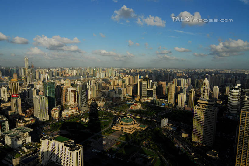 无人,高楼大厦,横图,全景,俯视,航拍,室外,白天,度假,美景,天际线,植物,城市风光,标志建筑,城市,大厦,道路,地标,建筑,剧院,路,摩天大楼,公路,上海,中国,亚洲,阴影,光线,影子,景观,云,云朵,建筑群,歌剧院,交通,云彩,娱乐,建设,树,树木,蓝色,绿色,白云,蓝天,天空,阳光,自然,人民广场,天,享受,休闲,景色,放松,上海大剧院,生长,晴朗,成长,申,鸟瞰,黄浦区,东亚,上海音乐厅,上海市,中华人民共和国,沪,华东地区,歌剧,上海人民广场,晴空,马路,彩图,高角度拍摄,大楼,高层建筑,高楼,剧场,摩天楼,shzxz1