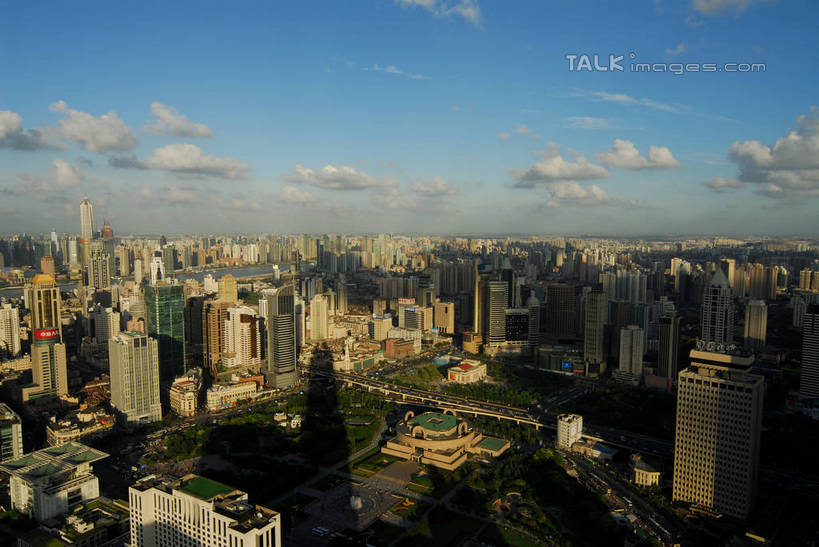 无人,高楼大厦,横图,全景,俯视,航拍,室外,白天,度假,美景,天际线,植物,城市风光,标志建筑,城市,大厦,道路,地标,建筑,剧院,路,摩天大楼,公路,上海,中国,亚洲,阴影,光线,影子,景观,云,云朵,建筑群,歌剧院,交通,云彩,娱乐,建设,树,树木,蓝色,绿色,白云,蓝天,天空,阳光,自然,人民广场,天,享受,休闲,景色,放松,上海大剧院,生长,晴朗,成长,申,鸟瞰,黄浦区,东亚,上海音乐厅,上海市,中华人民共和国,沪,华东地区,歌剧,上海人民广场,晴空,马路,彩图,高角度拍摄,大楼,高层建筑,高楼,剧场,摩天楼,shzxz1