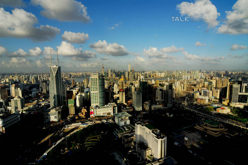 无人,博物馆,高楼大厦,横图,全景,俯视,航拍,室外,白天,度假,美景,天际线,城市风光,标志建筑,城市,大厦,地标,建筑,剧院,摩天大楼,上海,中国,亚洲,阴影,研究,光线,影子,景观,云,云朵,建筑群,教育,云彩,娱乐,建设,蓝色,白云,蓝天,天空,阳光,人民广场,天,享受,休闲,景色,放松,上海博物馆,上海大剧院,上海自然博物馆,晴朗,展览,申,鸟瞰,欣赏,陈列,黄浦区,东亚,延安东路,上海市,中华人民共和国,沪,华东地区,典藏,上海人民广场,晴空,彩图,高角度拍摄,大楼,高层建筑,高楼,剧场,摩天楼,shzxz1