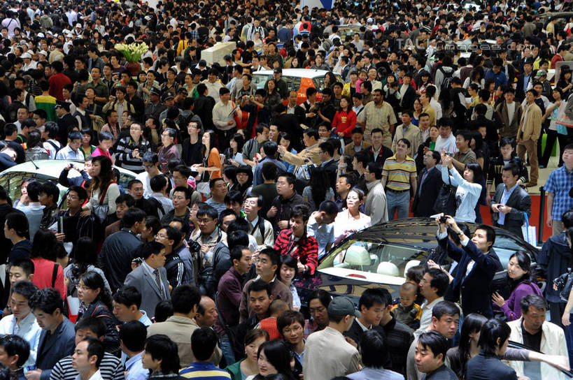 东方人,观众,站,横图,俯视,室外,白天,相机,亚洲,握,服装,许多人,拿,拿着,注视,休闲装,黄种人,拍照,衣服,数码相机,观察,看,站着,一群人,休闲,休闲服,握着,摄影,服饰,观看,察看,关注,男人,男性,年轻男性,年轻女性,女人,女性,中年男性,中年女性,亚洲人,观赏人员,照相机,站立,半身,彩图,高角度拍摄,照相,shzxz1