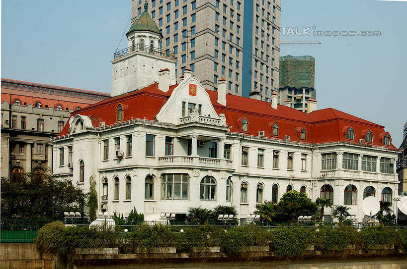 无人,家,高楼大厦,横图,室外,白天,正面,度假,美景,植物,城市风光,标志建筑,城市,大厦,地标,建筑,摩天大楼,上海,中国,亚洲,阴影,光线,影子,房屋,屋子,景观,云,云朵,公寓,云彩,娱乐,建设,虹口区,洋房,楼房,住宅,树,树木,蓝色,绿色,白云,蓝天,天空,阳光,自然,天,享受,休闲,景色,放松,生长,晴朗,成长,申,东亚,上海市,黄浦路,俄罗斯联邦驻上海总领事馆,中华人民共和国,沪,华东地区,晴空,彩图,房子,大楼,高层建筑,高楼,摩天楼,俄罗斯驻上海总领事馆,shzxz1