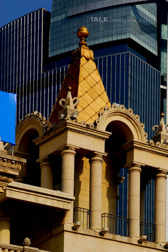 无人,博物馆,高楼大厦,竖图,室外,白天,仰视,旅游,度假,办公楼,石头,标志建筑,大厦,地标,建筑,摩天大楼,写字楼,上海,中国,亚洲,阴影,研究,光线,石子,影子,柱子,教育,娱乐,建设,浦东,蓝色,蓝天,天空,阳光,楼宇,天,享受,休闲,旅游胜地,商务楼,放松,晴朗,展览,申,欣赏,陈列,浦东新区,东亚,上海市,万里无云,中华人民共和国,沪,华东地区,上海浦东展览馆,典藏,石块,晴空,晴空万里,彩图,低角度拍摄,大楼,高层建筑,高楼,摩天楼,shzxz1