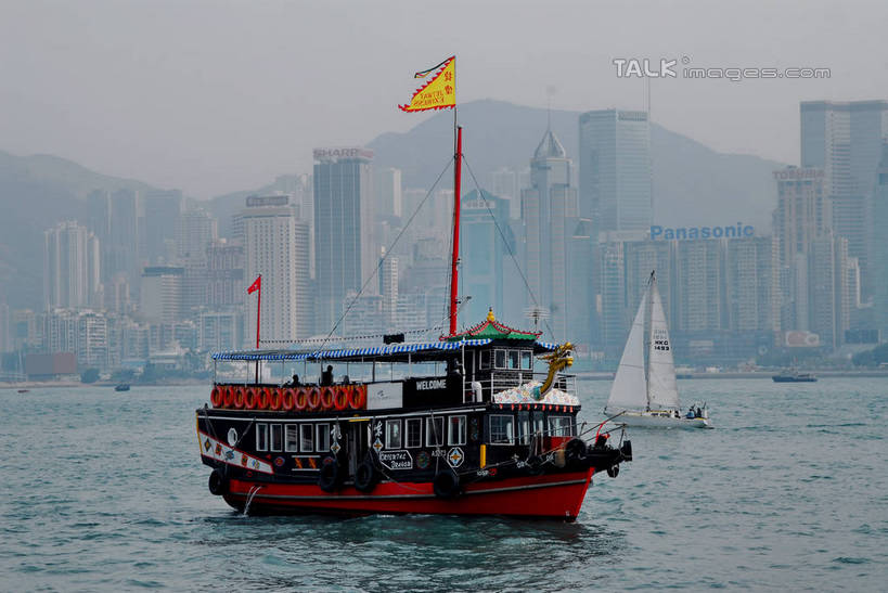 无人,高楼大厦,横图,室外,白天,正面,度假,河流,石头,美景,山,山脉,水,植物,城市风光,标志建筑,城市,大厦,地标,建筑,轮船,摩天大楼,船,香港,中国,亚洲,阴影,波纹,光线,石子,影子,河水,景观,山顶,山峰,水流,涟漪,山峦,娱乐,建设,树,树木,中环,蓝色,绿色,倒影,蓝天,水纹,天空,阳光,自然,交通工具,波浪,群山,天,享受,休闲,景色,放松,生长,晴朗,成长,港,倒映,载具,东亚,香港国际金融中心,万里无云,香港岛,香港特别行政区,港澳台,中华人民共和国,水晕,颠峰,极峰,反照,港岛,中西区,石块,晴空,晴空万里,彩图,大楼,高层建筑,高楼,摩天楼,shzxz1