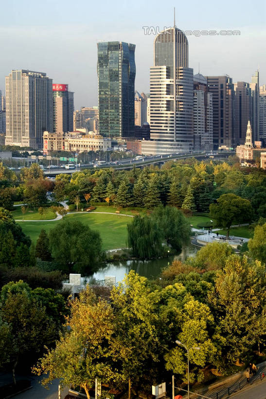 无人,高楼大厦,竖图,室外,白天,正面,度假,草地,草坪,美景,植物,城市风光,城市,大厦,道路,建筑,路,摩天大楼,上海,中国,亚洲,阴影,光线,影子,景观,云,云朵,小路,交通,云彩,娱乐,建设,草,树,树木,蓝色,绿色,白云,蓝天,天空,阳光,自然,天,享受,休闲,景色,放松,生长,晴朗,成长,申,黄浦区,卢湾区,延中绿地,东亚,静安区,延安中路,上海市,中华人民共和国,沪,华东地区,晴空,彩图,大楼,高层建筑,高楼,摩天楼,shzxz1