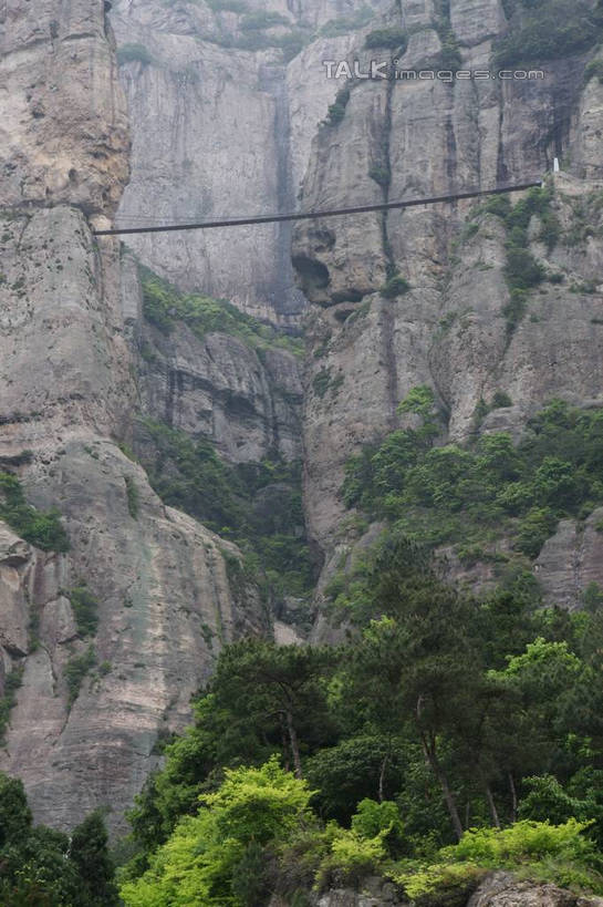 无人,竖图,室外,白天,仰视,旅游,度假,石头,美景,森林,山,山脉,树林,植物,楠溪江,中国,亚洲,石子,景观,山峰,山峦,娱乐,浙江,树,树木,浙江省,绿色,自然,群山,享受,休闲,景色,放松,生长,成长,自然风光,东亚,永嘉,中华人民共和国,华东地区,浙,温州,温州市,石块,彩图,低角度拍摄,永嘉县,shzyn1