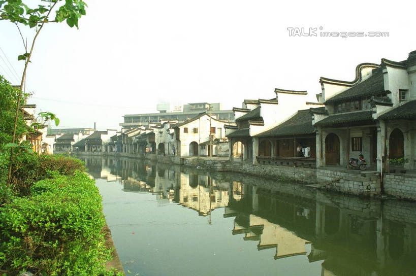 无人,家,横图,室外,白天,正面,旅游,度假,草地,草坪,河流,美景,水,植物,中国,亚洲,许多,阴影,光线,影子,房屋,屋子,河水,景观,水流,娱乐,浙江,民居,住宅,草,树,树木,浙江省,蓝色,绿色,倒影,蓝天,天空,阳光,自然,天,享受,休闲,景色,放松,水乡,生长,成长,杭州,自然风光,东亚,杭州市,中华人民共和国,华东地区,省会,浙,南浔,南浔古镇,彩图,房子,yzdzj1