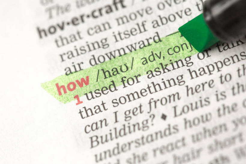 无人,横图,俯视,室内,特写,白天,静物,书籍,阴影,朦胧,模糊,反射,英文,笔,标志,工具,数字,文字,影子,字符,字母,办公用品,标识,文具,绿色,学习用品,阿拉伯数字,英文字母,文具用品,荧光笔,词典,辞典,工具书,书,图书,彩图,高角度拍摄