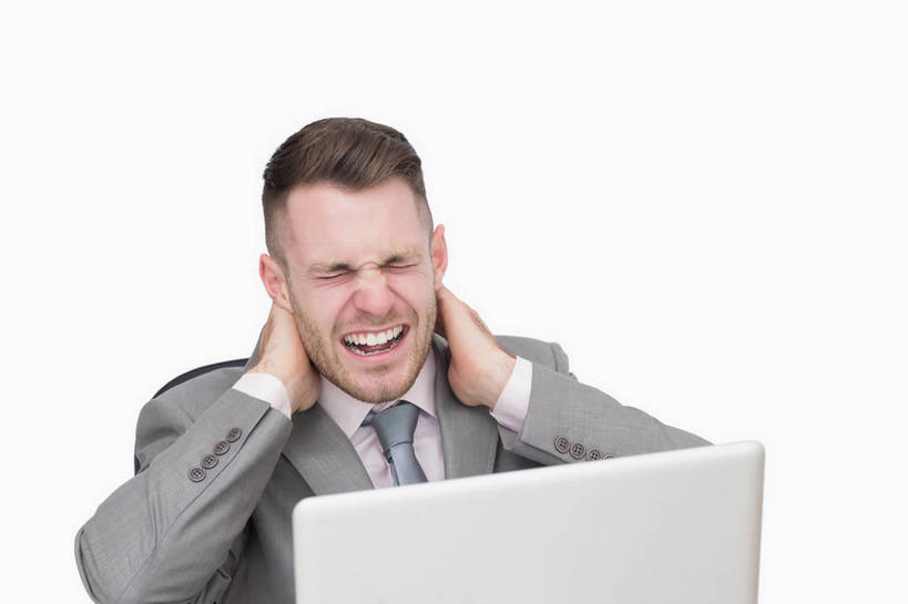 西方人,一个人,商务人士,商务男性,闭眼,摸,横图,室内,白天,白色背景,正面,衬衫,电脑,笔记本电脑,欧洲,欧洲人,仅一个男性,仅一个人,抚摸,套装,网络,领带,通讯设备,仅一个年轻男性,疼痛,皱眉,摄影,影棚,一台,无线,象征,庄重,痛苦,通信设备,商务装,身份,无线网络,无线上网,便携式电脑,工薪阶层,正式,地位,手提电脑,男人,男性,年轻男性,白种人,白领,上班族,闭眼睛,闭着眼,闭着眼睛,触摸,接触,半身,彩图,影棚拍摄,衬衣,拍摄,脖子痛