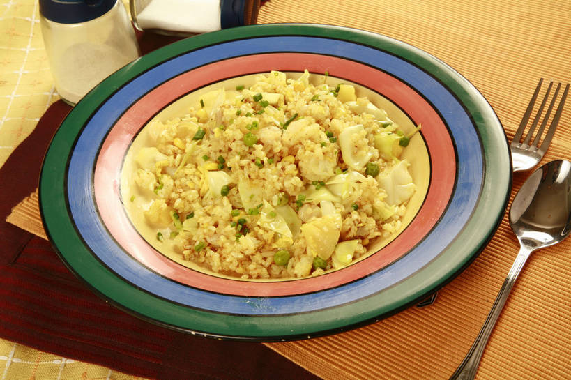 米饭,无人,横图,俯视,室内,特写,白天,烹饪,中餐,植物,餐桌,桌子,蔬菜,椰菜,卷心菜,餐具,金属制品,一堆,许多,堆叠,堆积,新鲜,金属,布料,叉子,碟子,盘,勺子,陶瓷,葱,豆类,豆子,青葱,豌豆,炒饭,调料,盐,料理,食品,陶瓷制品,饭,调味品,很多,两把,调味料,布纹,调味瓶,荷兰豆,菜肴,美食,食盐,玻璃制品,桌布,食物,两个,一个,盘子,玻璃瓶,餐巾,瓶子,调羹,碟,台布,汤匙,中式,甘蓝,佳肴,有机食品,绿色食品,单个,餐台,中华料理,堆,五谷,雪豆,餐叉,豆科,寒豆,毕豆,麻累,国豆,小寒豆,麦豌豆,甘蓝菜,进餐用具,结球甘蓝,甘兰,包心菜,餐桌布,彩图,高角度拍摄,蔬菜炒饭,圆白菜,shjb1