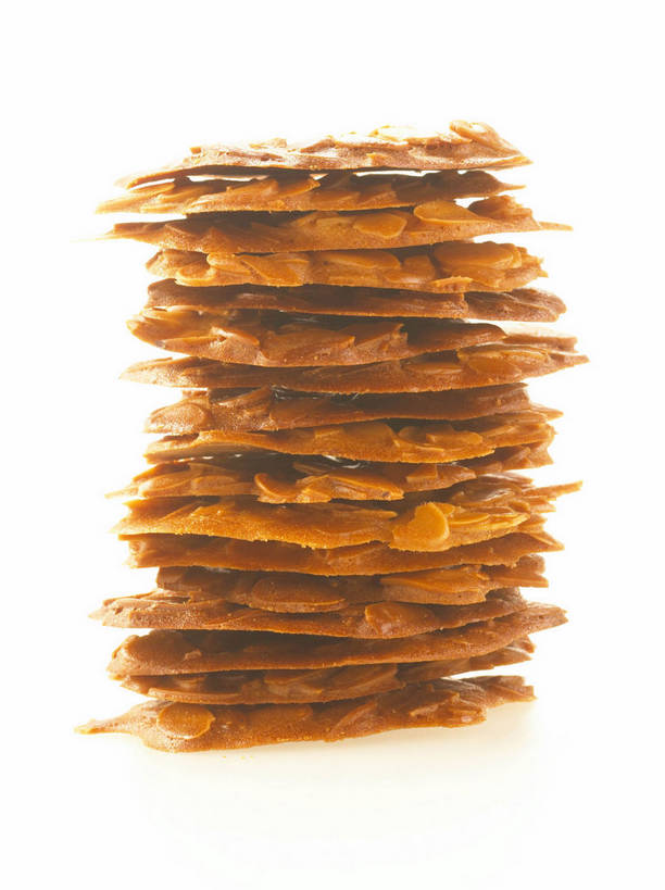 点心,无人,竖图,室内,特写,白天,白色背景,正面,餐桌,桌子,一排,许多,整齐,食品,糖,糖果,甜点,甜品,很多,食物,排列,饼干,甜食,零食,巧克力,摄影,影棚,餐台,朱古力,堆,队列,摄影棚,巧克力饼干,彩图,影棚拍摄,拍摄,杏仁巧克力饼干,shjb1