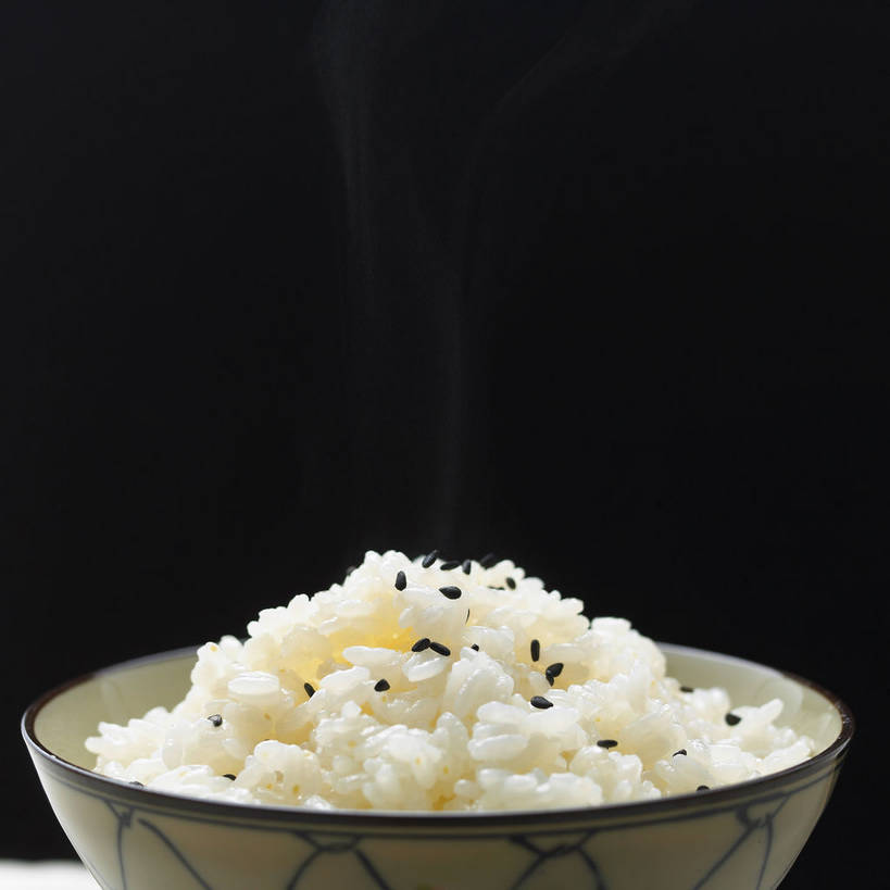 米饭,无人,方图,室内,特写,白天,正面,雾,餐桌,桌子,一堆,许多,堆叠,堆积,沸腾,黑色背景,蒸汽,陶瓷,芝麻,陶瓷制品,水蒸气,饭,很多,一个,黑色,容器,碗,摄影,影棚,单个,餐台,储藏,堆,黑芝麻,五谷,储存,摄影棚,蒸发,脂麻,胡麻,白麻,巨胜子,油麻,彩图,影棚拍摄,拍摄,贮存,shjb1