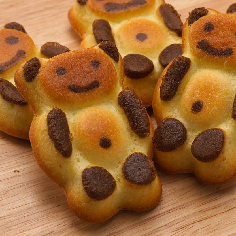 点心,无人,方图,俯视,室内,特写,白天,餐桌,桌子,熊,一堆,堆叠,堆积,木制,食品,食物,木制品,饼干,零食,四个,餐台,堆,彩图,高角度拍摄,动物饼干,shjb1