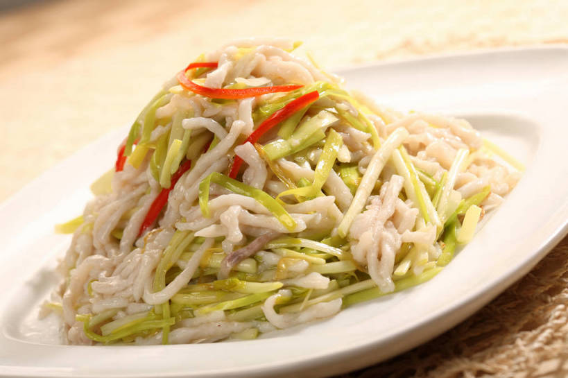 无人,横图,俯视,室内,特写,白天,烹饪,中餐,餐桌,桌子,蔬菜,餐具,一堆,许多,阴影,堆叠,堆积,朦胧,模糊,新鲜,反射,碟子,盘,影子,韭菜,炒菜,肉,料理,食品,很多,肉丝,菜肴,美食,肉类,食物,一个,白色,盘子,碟,中式,佳肴,有机食品,绿色食品,单个,餐台,中华料理,堆,韭黄,肉食,起阳草,韭,山韭,长生韭,彩图,高角度拍摄,黄韭,shjb1,韭黄炒肉丝