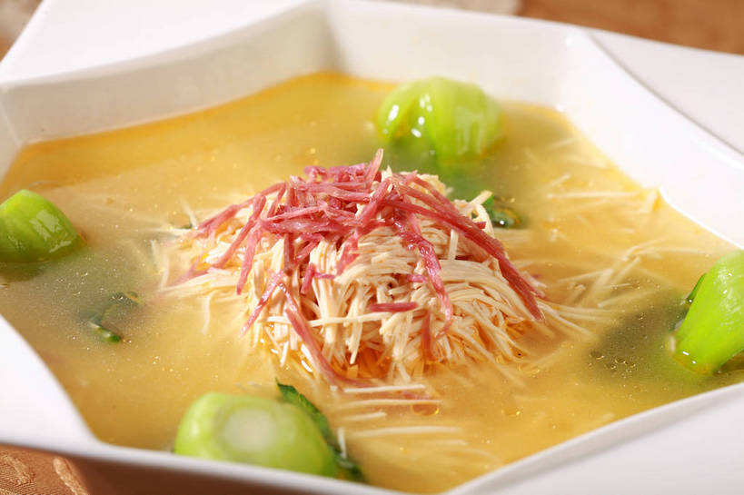 豆腐,无人,横图,俯视,室内,特写,白天,烹饪,中餐,餐桌,桌子,蔬菜,阴影,新鲜,反射,影子,陶瓷,青菜,肉,料理,食品,陶瓷制品,豆腐干,火腿,猪肉,菜肴,美食,肉类,食物,腌制,一个,黄色,红色,绿色,白色,容器,碗,中式,佳肴,有机食品,绿色食品,单个,餐台,中华料理,储藏,豆干,豆制品,储存,小白菜,肉食,干丝,豚肉,不结球白菜,熏制,火肉,兰熏,猪腿,彩图,高角度拍摄,干子,素火腿,贮存,shjb1,火腿干丝